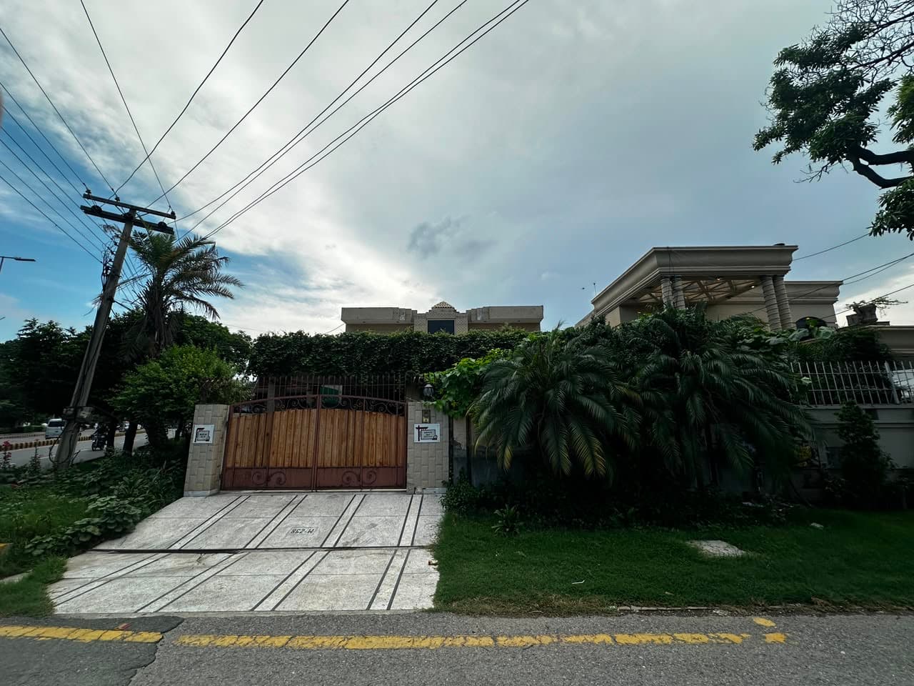 1 KANAL SPANISH VILLA IN W BLOCK PHASE 3 - Photo 3