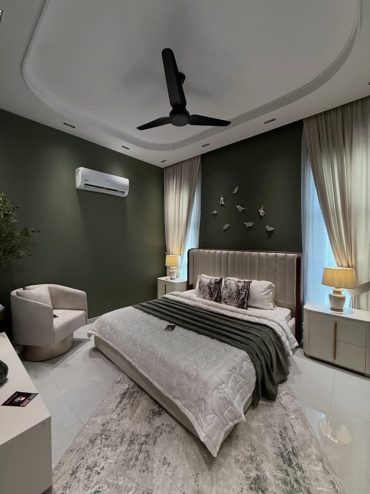 Ultra-Modern Fully Furnished 5 Marla House for Sale in DHA Phase 9 Town Lahore - Photo 2