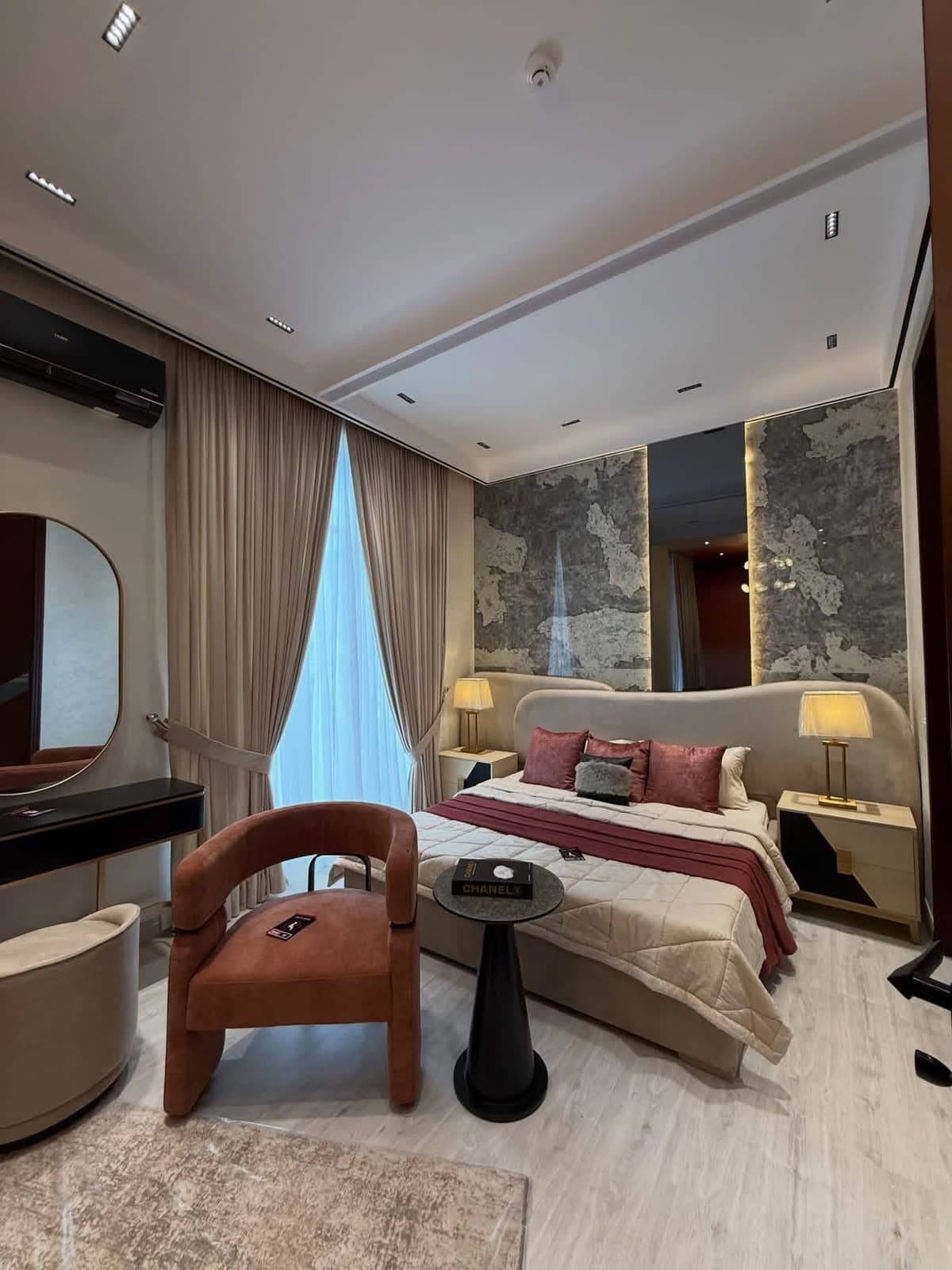 Ultra-Modern Fully Furnished 5 Marla House for Sale in DHA Phase 9 Town Lahore - Photo 3