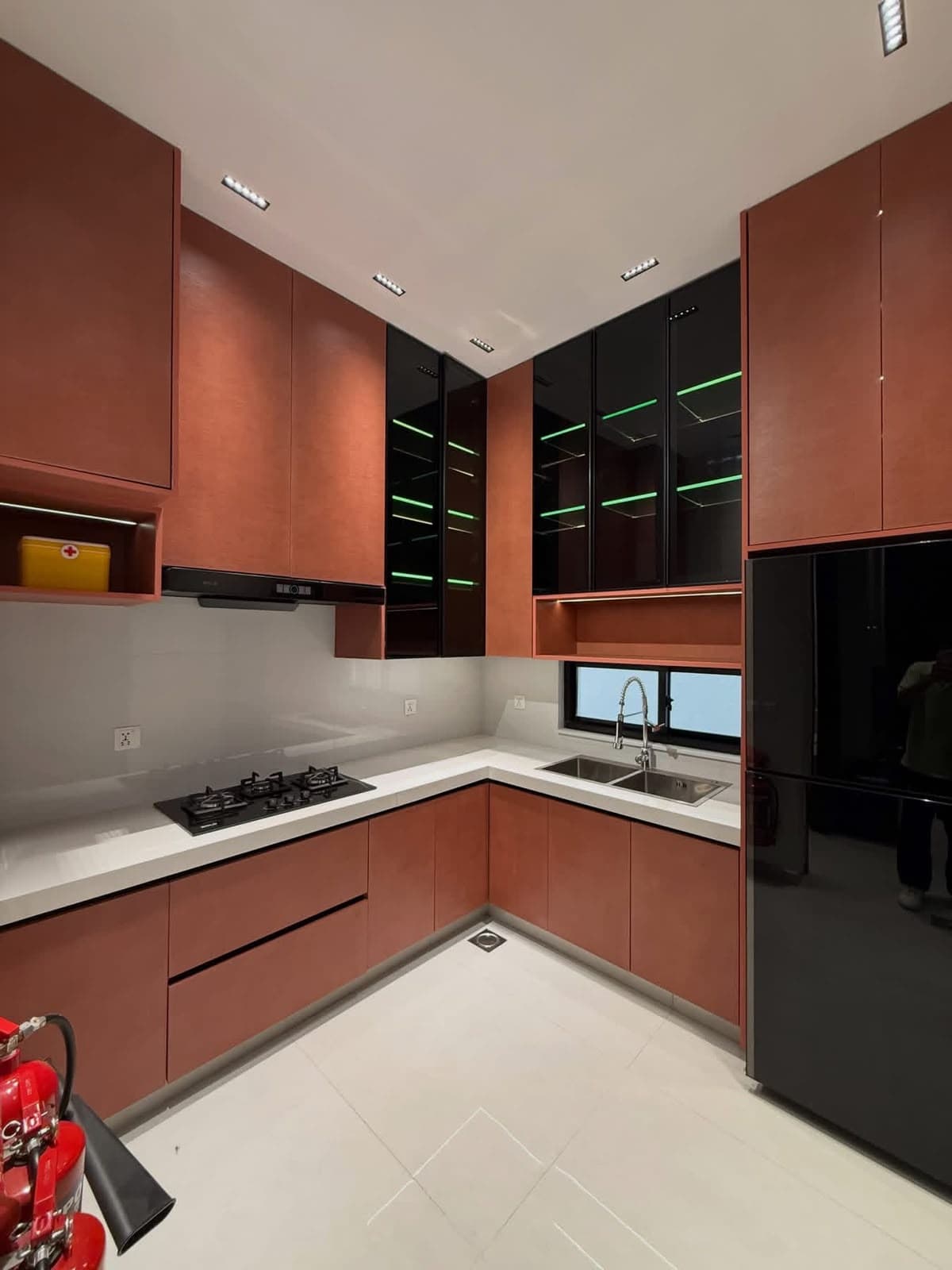 Ultra-Modern Fully Furnished 5 Marla House for Sale in DHA Phase 9 Town Lahore - Photo 8