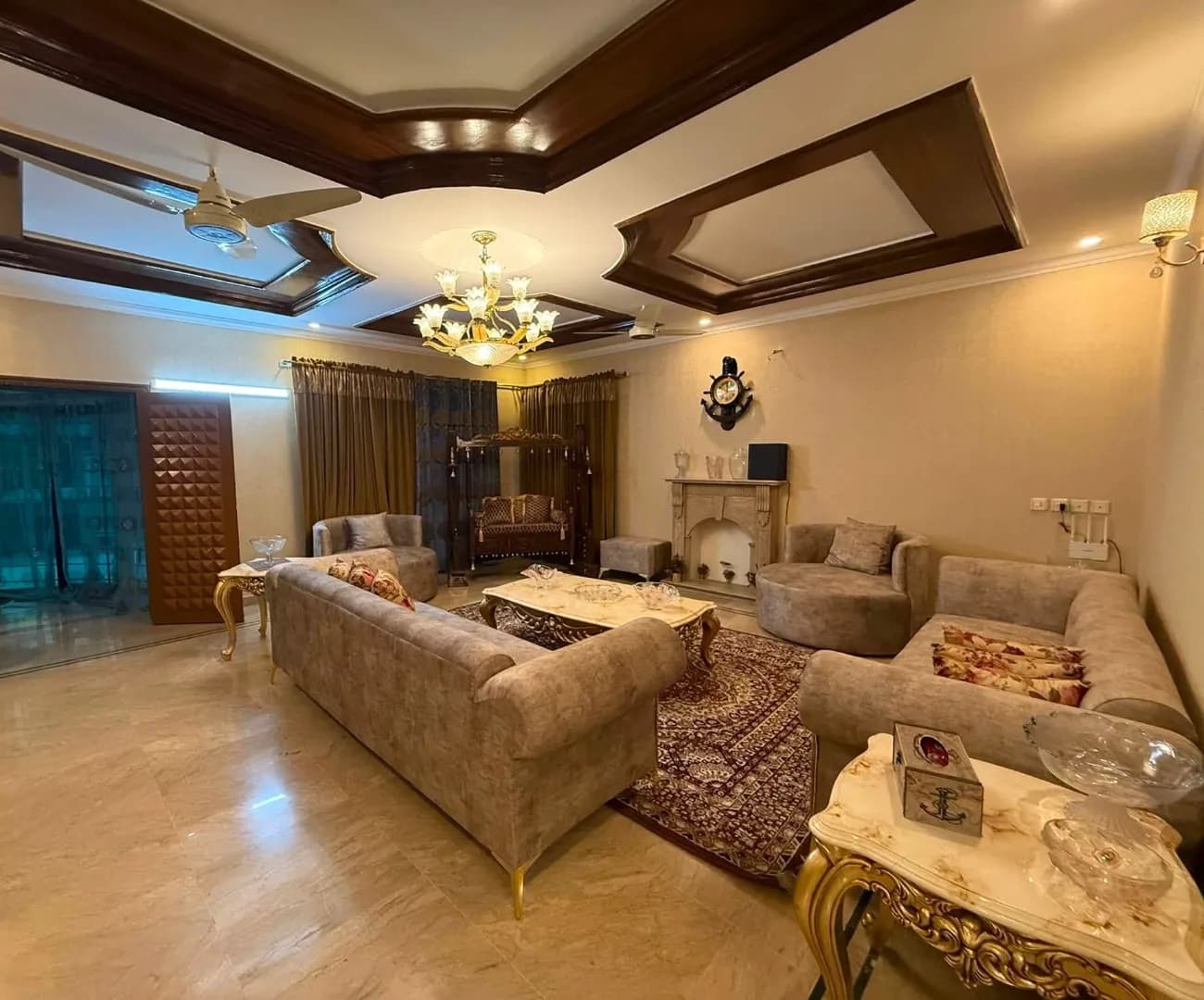 Exceptional 1 Kanal Owner-Built Fully Furnished & Renovated House with Basement for Sale in DHA Phase 4, Lahore - Photo 9