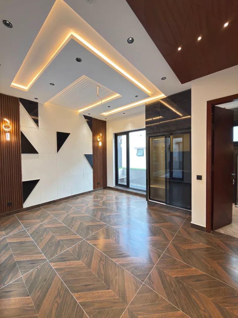 Stunning 10 Marla Ultra-Modern Designer House for Sale in DHA Phase 7, Lahore - Photo 4